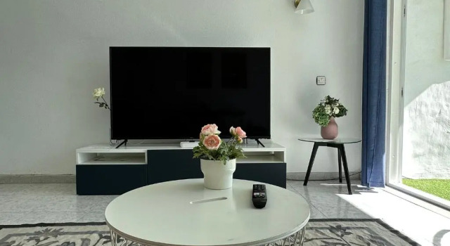 Апартаменты Sunny Apartment Tanife by Yumbo