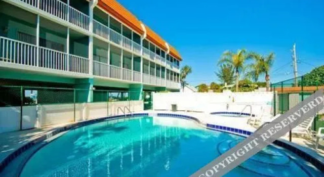Pelican Cove Resort by A Paradise Vacation Rentals, Забронировать Курортный отель Отели Брейдентон 3 звезды, рядом с Bradenton Beach Parasailing, 3*