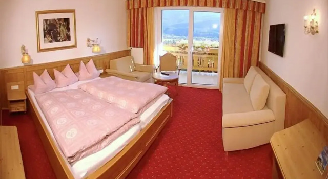 Двухместный номер Deluxe с балконом и с видом на горы Hotel Glocknerhof
