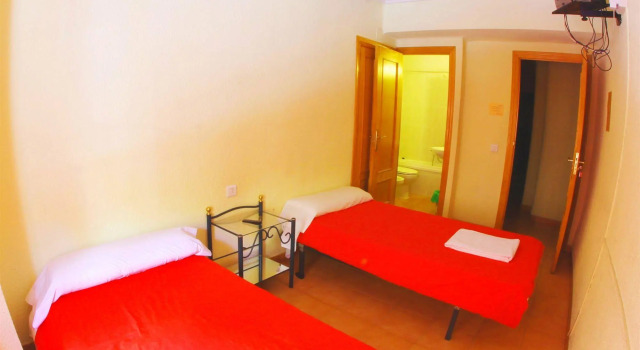 Hostal Escapa-T, Забронировать Отель Недорогие отели Саламанки, рядом с Младшая школа университета Саламанки, недорого