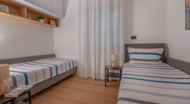 LUX 3 Bedroom Suite with FREE Private Parking