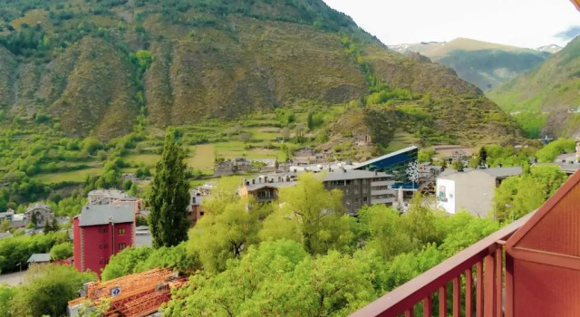 Апартаменты с 3 комнатами с балконом и с видом на горы La Solana Apartaments & Spa