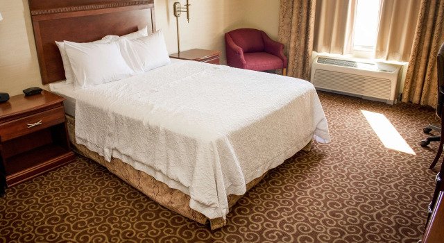 Hampton Inn Plover-Stevens Point, Buchen Sie Hotel Hotels in Stevens Point mit Parkplatz, Parkplätze