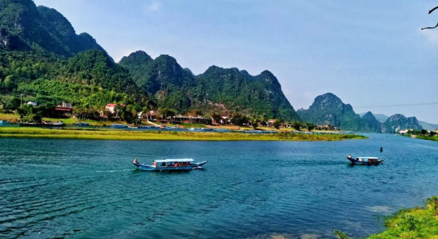 Двухместный номер Standard с видом на озеро Phong Nha Hillside View Bungalow