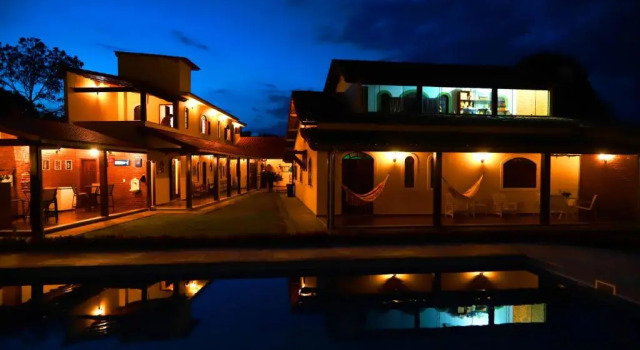 CASA de praia com PISCINA, CHURRASQUEIRA, 05 QUARTOS para até 20 PESSOAS