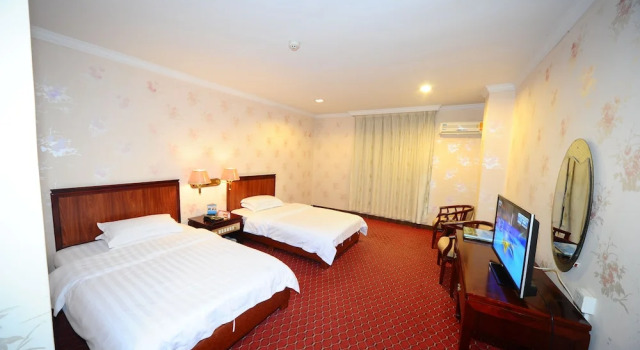 Номер Superior Good East Hotel