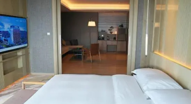 Люкс Deluxe Landison Plaza Tianlan Hotel Dongyang