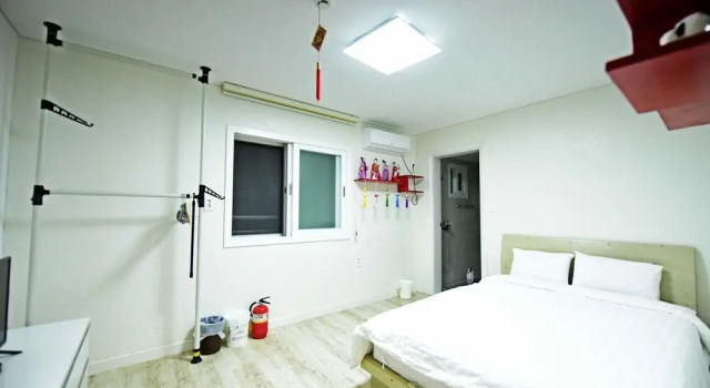 BJ Stay Hostel, Забронировать Хостел Отели Sanji с парковкой, Парковка