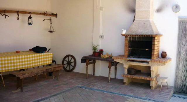 House With 4 Bedrooms in Bragança, With Furnished Terrace and Wifi Near the Beach, Забронировать Отель Маседу-ди-Кавалейруш 