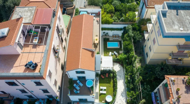 Luxury Apartment with Garden and Pool, Забронировать Апартаменты/квартира Апартаменты Сант-Аньелло, рядом с Железнодорожный вокзал Сант-Аньелло линии Circumvesuviana, Апартаменты/квартира