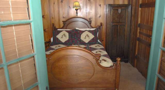 Pikes Peak Guest Cabin at Rocky Mountain Lodge, Buchen Sie Ferienhaus Cascade-Chipita Park Colorado