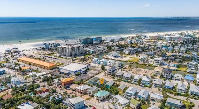 Коттедж 241 Miramar Waves: 3br W/ Heated Pool 3 Bedroom Home