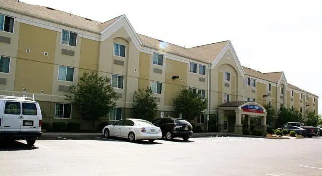 Кровать в общем номере Candlewood Suites Harrisonburg by IHG