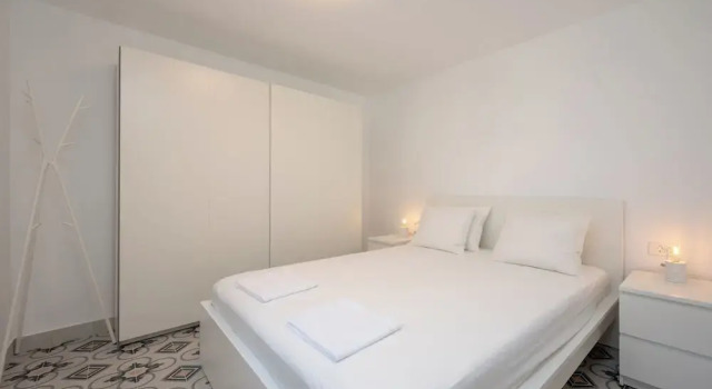 Beachfront apartments Nincevic, Забронировать Апартаменты/квартира Трогир 