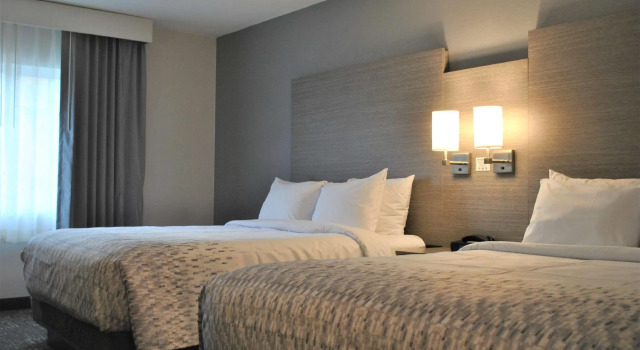 Четырёхместный номер Standard с видом на бассейн Best Western Plymouth Inn-White Mountains