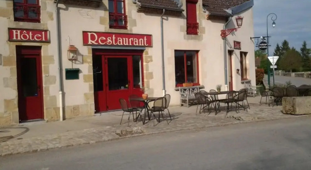Auberge Saint Aubin, Boek Hostel Hotels in Franche-Comte met ontbijt, Ontbijt