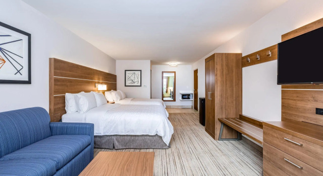 Люкс Holiday Inn Express & Suites Elkhart North by IHG
