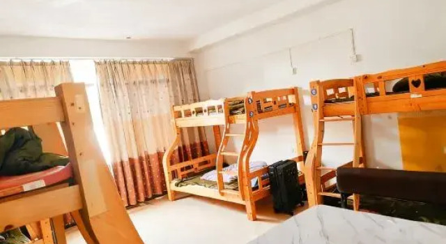 Кровать в общем номере (мужской номер) Nanning Yiran Huashe Hostel