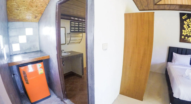 Lanta Mermaid Beachfront Resort