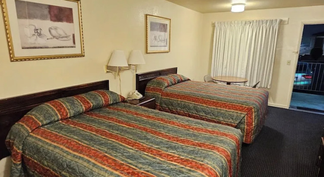 Четырёхместный номер Standard Terrace Inn and Suites