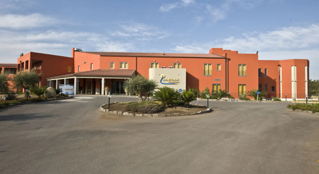 VOI Baia di Tindari Resort, Book Resort Hotels in Tindari with Breakfast, Breakfasts