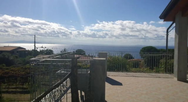 La scogliera del capo, Book Hotel Ricadi Calabria