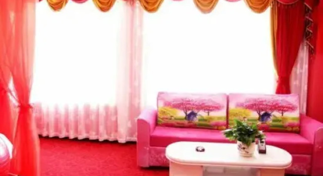 Kaimeng Theme Hotel (Wuchang Station Yuanhua Xintiandi Shopping Plaza), Varaa Hotelli Wuchang Heilongjiang