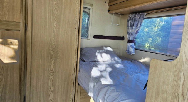 Unplugged Caravan Retreat Near the Sea