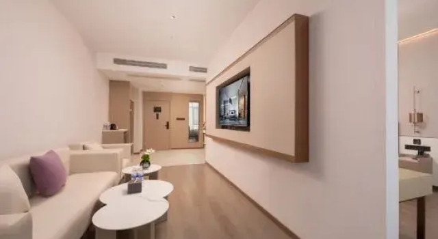 Люкс Business Elong Hotel (Qingdao West Coast Branch)