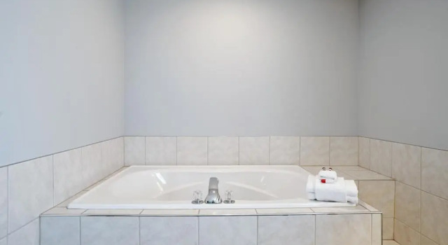 Номер Superior Elevation Inn & Suites, Trademark Collection by Wyndham Downtown Rapid City- Walking Distance To The Monument