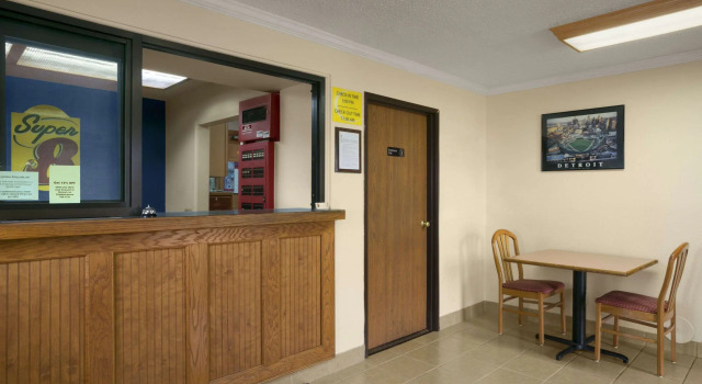 Super 8 by Wyndham Saginaw