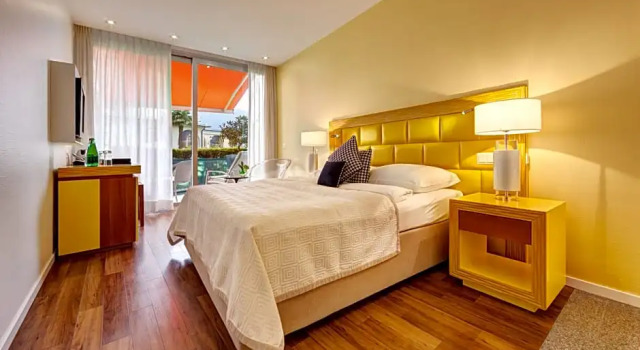 Номер Comfort Hotel Eden Roc - The Leading Hotels of the World