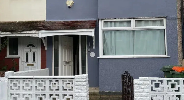 4 Beds Sleeps 15 near Lcy Airport & ExCel London, Забронировать Отель Отели Англии 3 звезды, 3*