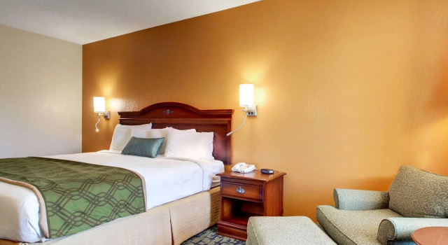 Номер Standard SureStay Hotel by Best Western Meridian