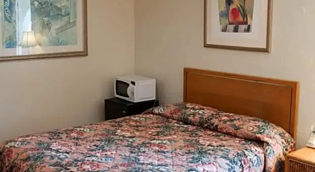 Номер Deluxe Mission Bell Motel