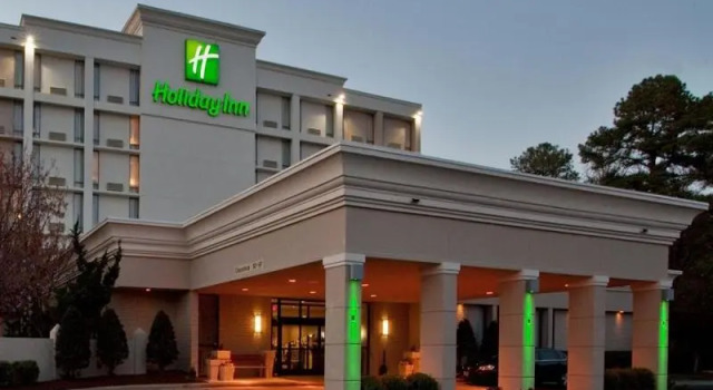 Полулюкс DoubleTree by Hilton Raleigh Midtown, NC