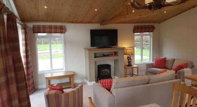 Llyn Dinas Lodge