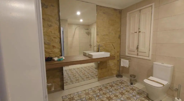Апартаменты Bravissimo El Lleó, bright 4-bedroom apartment