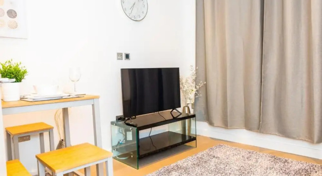 St Albans- High Street-business-leisure, Забронировать Апартаменты/квартира Сент-Олбанс Хартфордшир, рядом с St Albans &amp; Mid Hertfordshire Magistrates Court