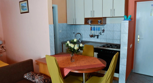 Apartments Virena, Забронировать Апартаменты/квартира Макарска Biokovo Nature Park, рядом с Францисканский монастырь