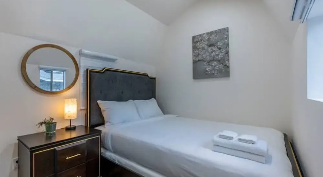 Stunning LA Luxury Retreat: Ideal for Work or Play, Book Hotel Monterey Park Los Angeles Metropolitan Area