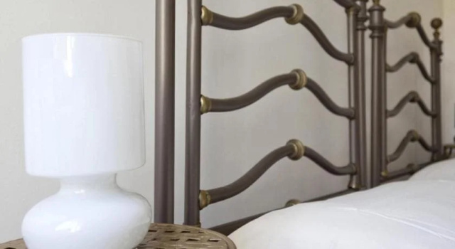 La Canarina Bed & Breakfast, Забронировать Отель Комо Озеро Комо, рядом с Общественный театр