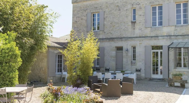 Domaine de Quittignan Brillette, Book Hotel Hoteller i Medoc med pool, Swimmingpool