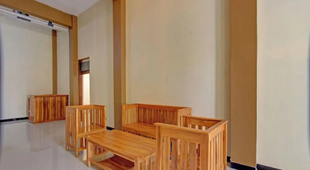 OYO Life 92812 Galih Kostel 2 Syariah, Prenota Hotel Purwodadi Central Java
