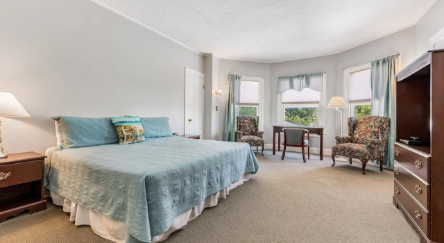 Семейный номер Deluxe Castle Manor Inn