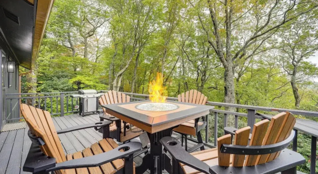 Коттедж Chic Cabin! Epic Views of Grandfather Mountain