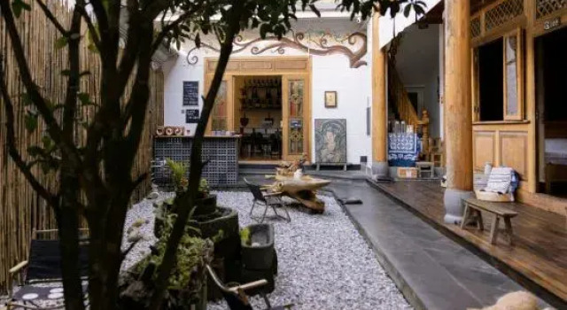 Lushang Youth Hostel, Rezerwuj Hostel Hotele w Baoshan z parkingiem, Parking
