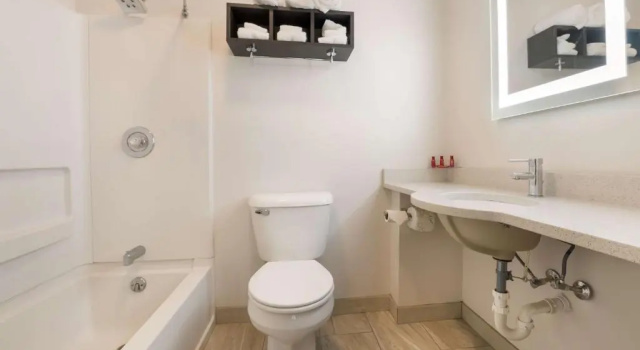 Номер Standard SureStay Hotel by Best Western Thomson