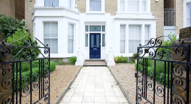 2BR Apt With Garden Near Clapham High Street Station