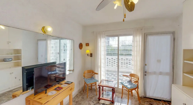 Apartamento con patio interior - Puerto Alerces, 预订 公寓 埃斯特角城 Punta del Este and Vicinity